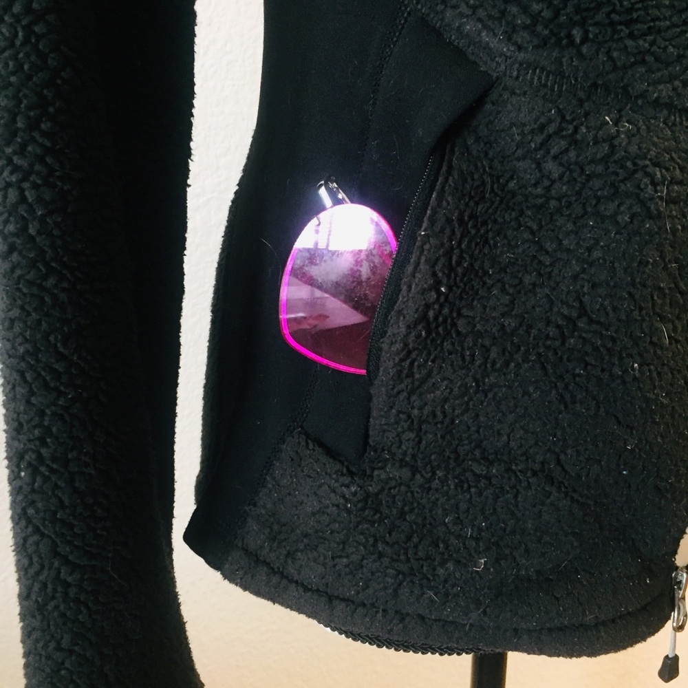 The North Face Hooded Fleece Jacket - Picture 8 of 9